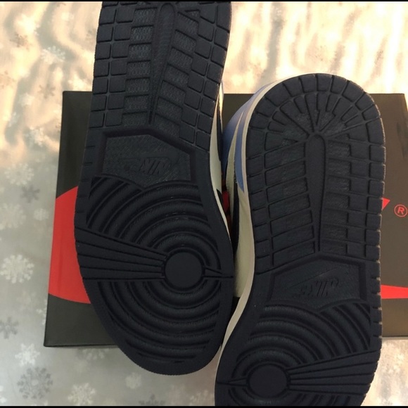 Jordan 1 retro high obsidian unc main image 4